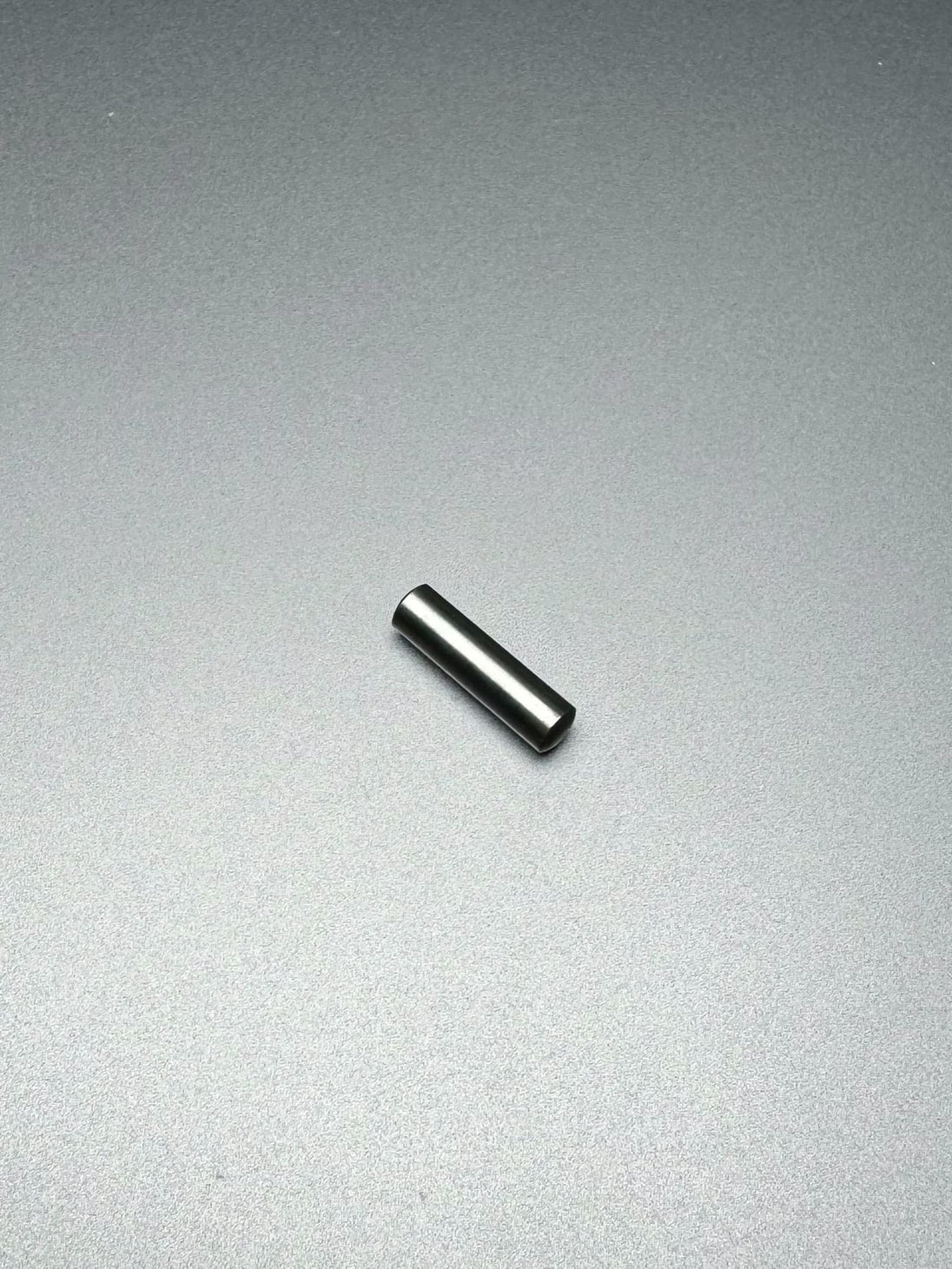 RC10 Middle Idler Shaft