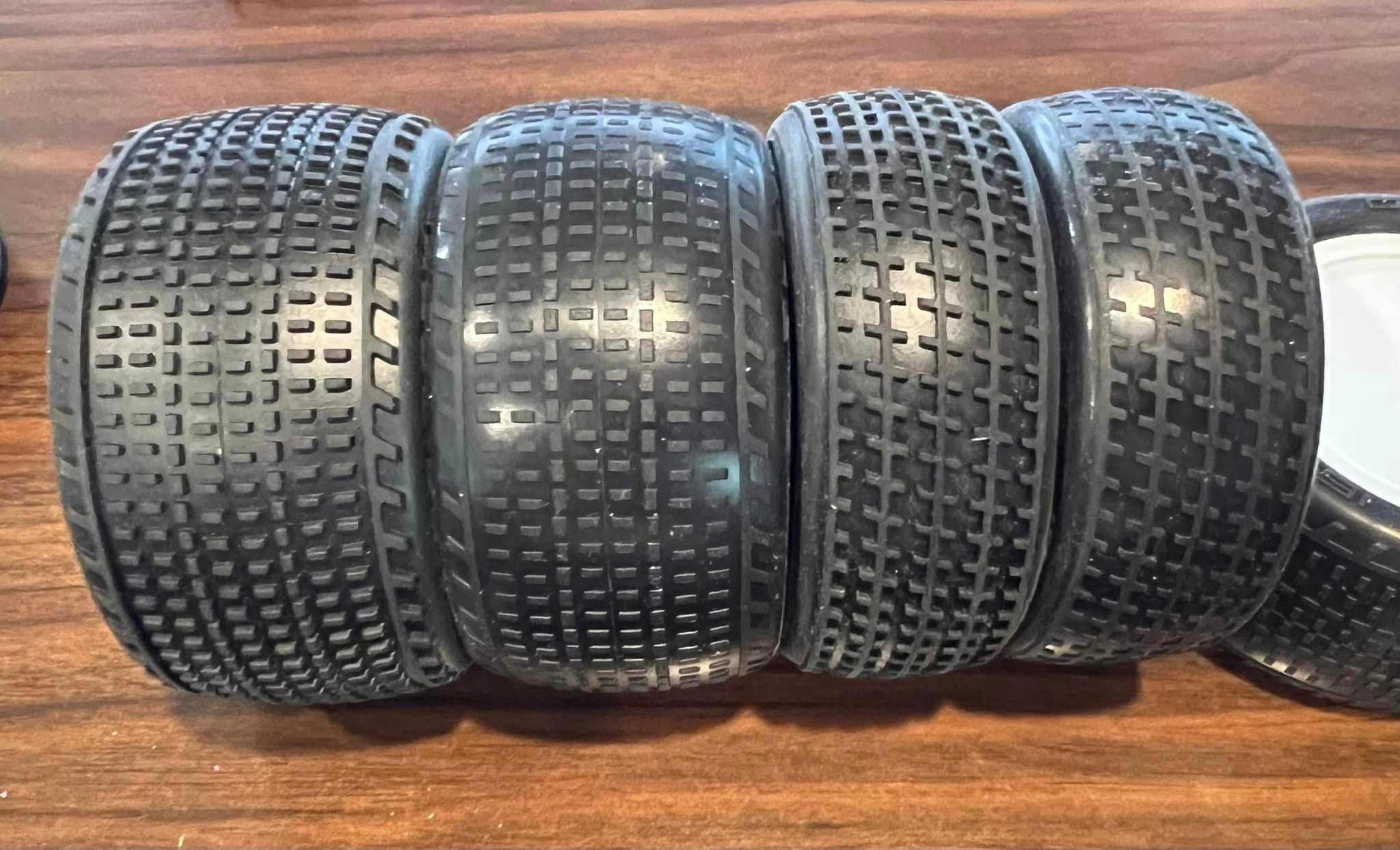 QuasiSpeed Rubber LOW PIN / LOW TREAD Front Tires with Inserts (2) QS-1615